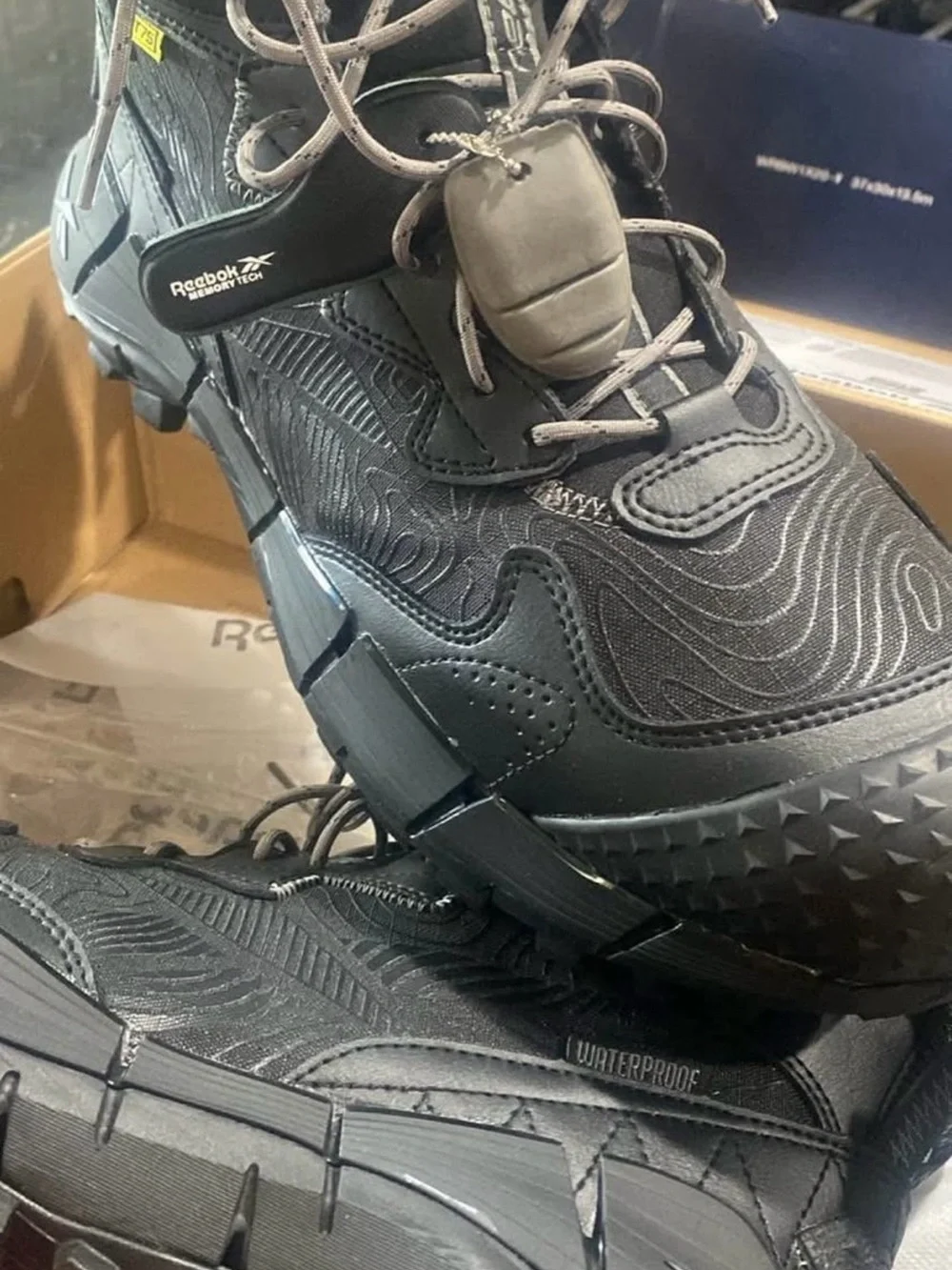 Reebok Men's Black Rugged Trail Sneakers